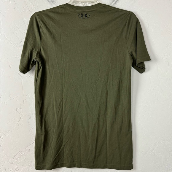 UA Under Armour Tee Shirt Top Left Chest Lockup Solid Dark Green Black Army Knit - Picture 2 of 9